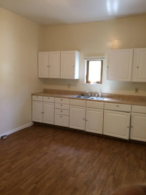House for rent at 215 NE Paramore St, Topeka, KS 66608