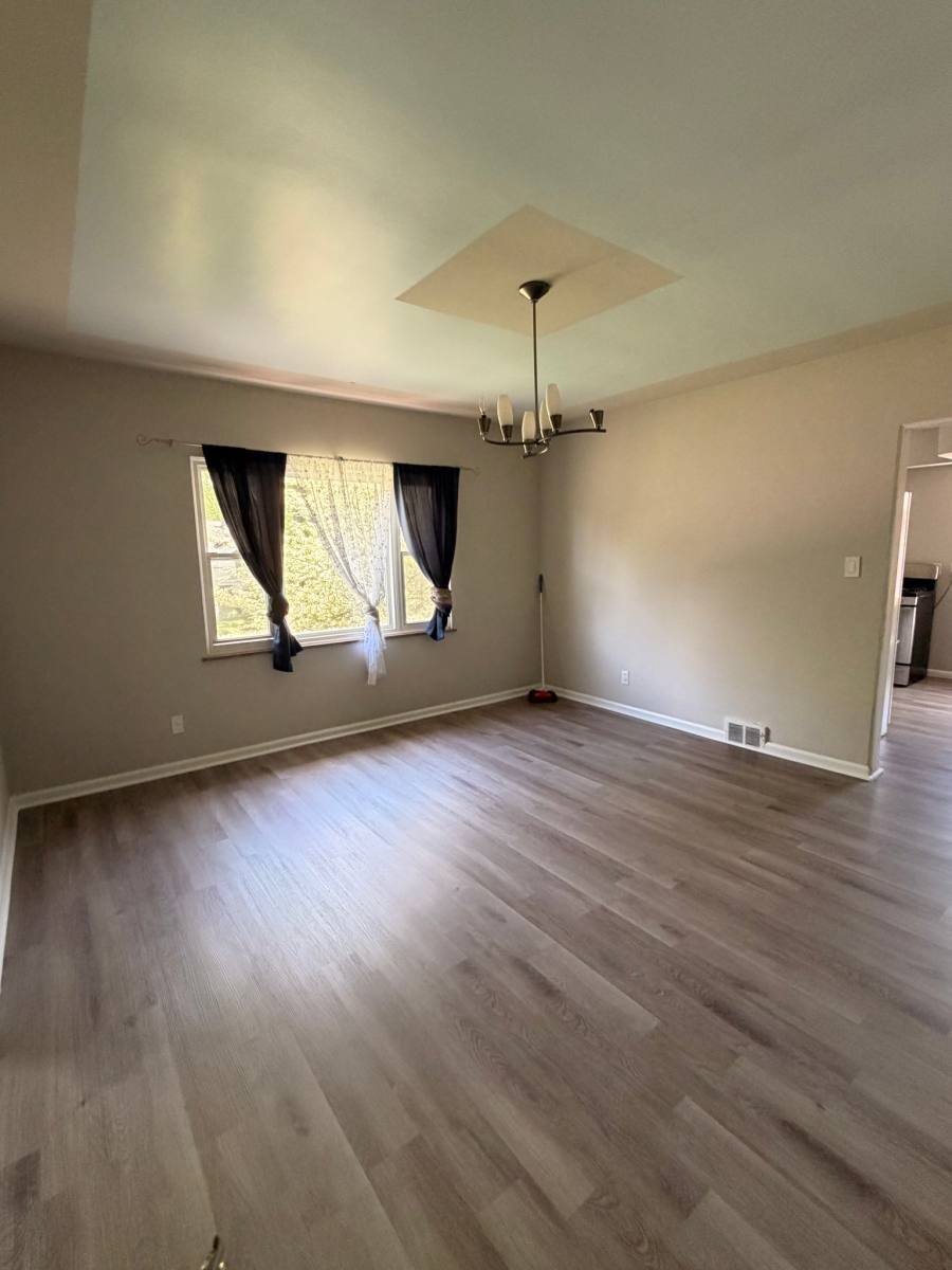 Apartment for rent at 554-556 Madera Ave, Youngstown, OH 44504