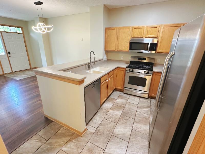 Townhouse for rent at 1244 Chateau Ave, Saint Paul, MN 55109