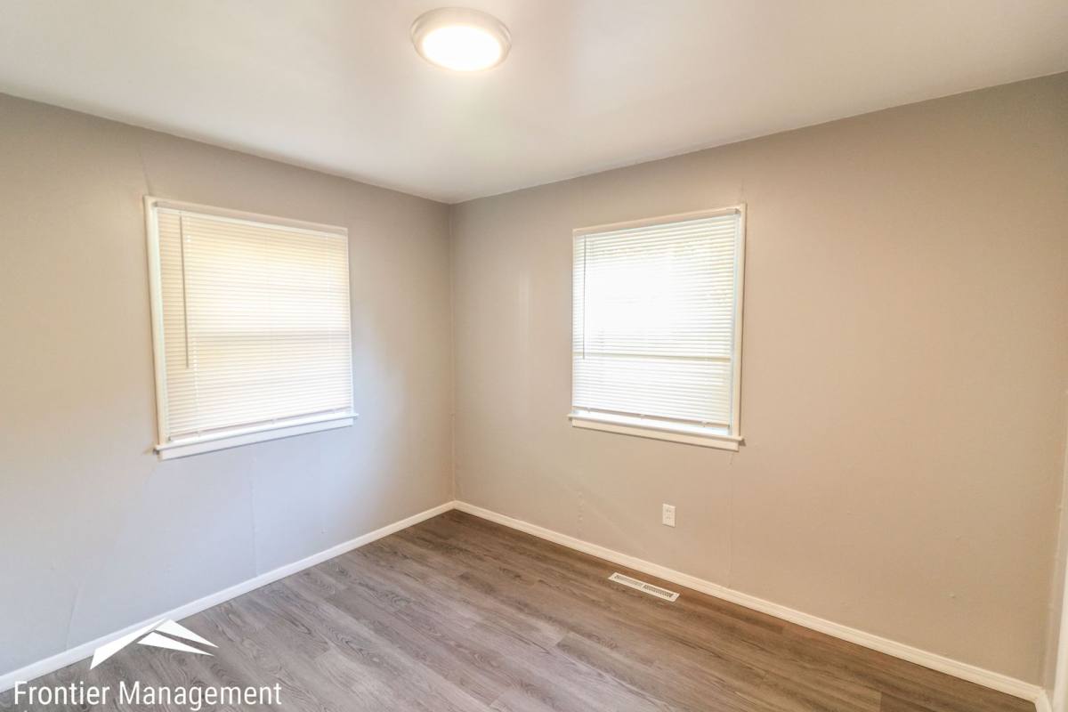 Apartment for rent at 919 N 11th St, Manhattan, KS 66502