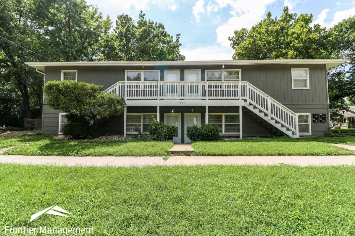 Apartment for rent at 919 N 11th St, Manhattan, KS 66502