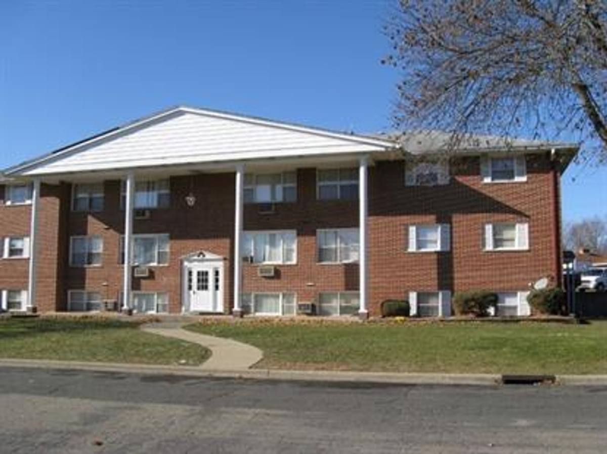 Apartment for rent at 3304 Sun Valley Terrace, Rockford, IL 61103