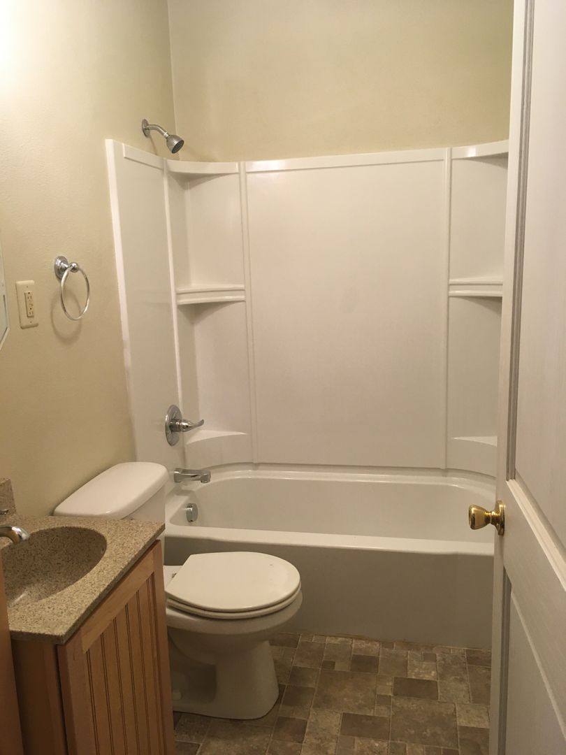 House for rent at 511 Cutler St, Waterloo, IA 50703