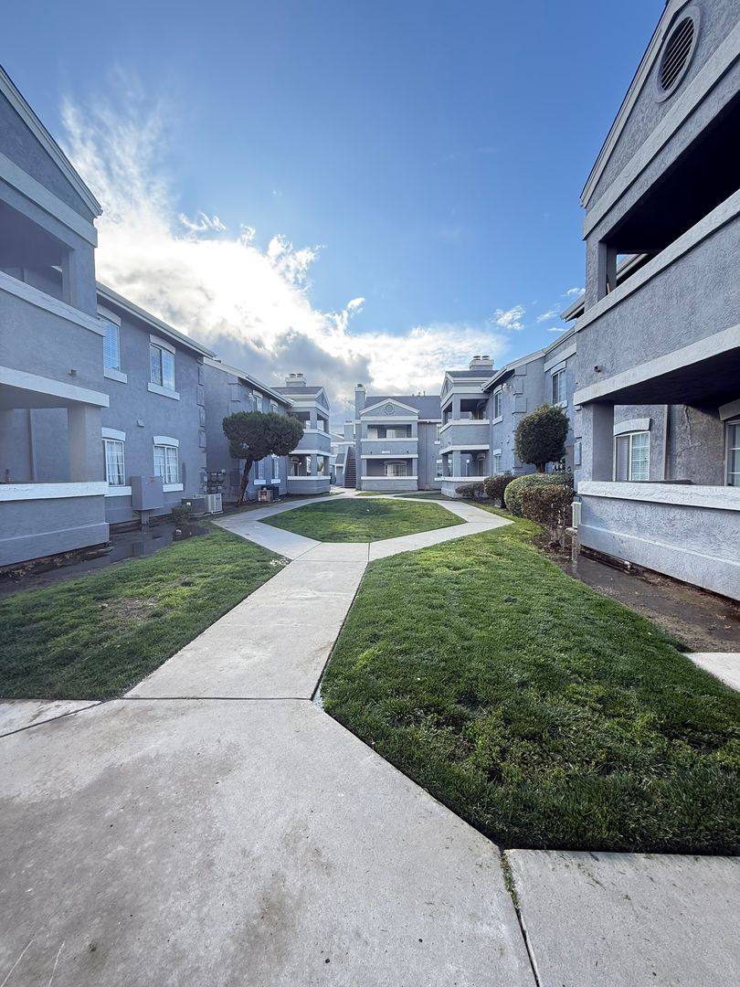 Apartment for rent at 1757 Richland Ave, Ceres, CA 95307