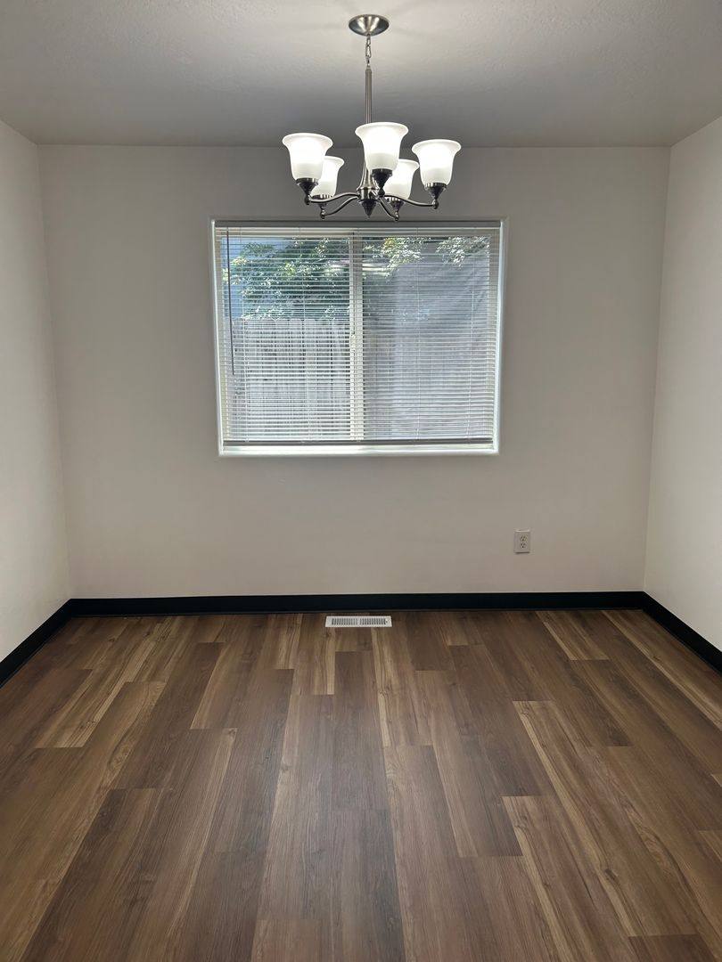 Apartment for rent at 2162 Crater Lake Ave, Medford, OR 97504