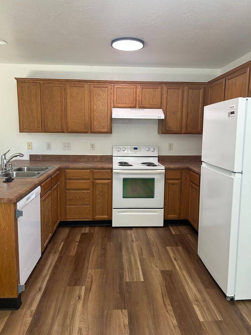Apartment for rent at 2162 Crater Lake Ave, Medford, OR 97504