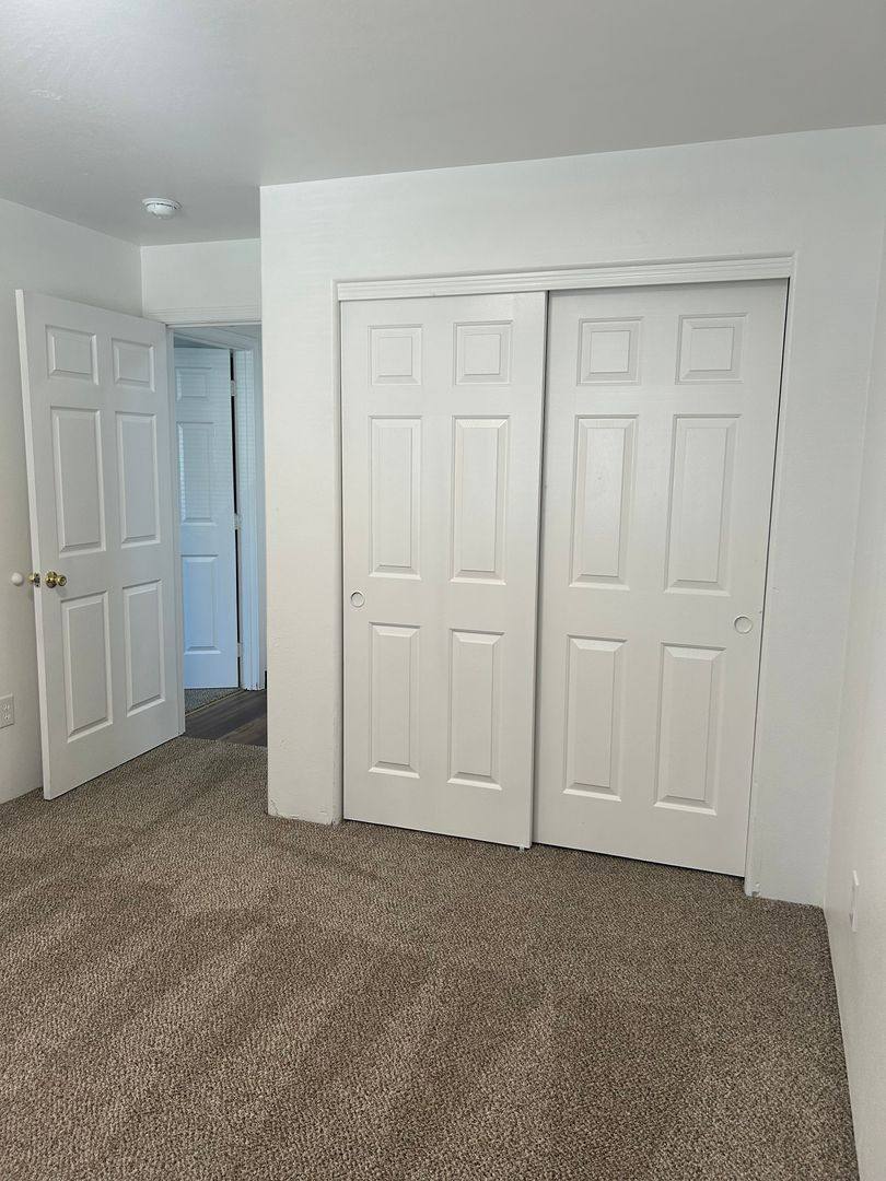 Apartment for rent at 2162 Crater Lake Ave, Medford, OR 97504