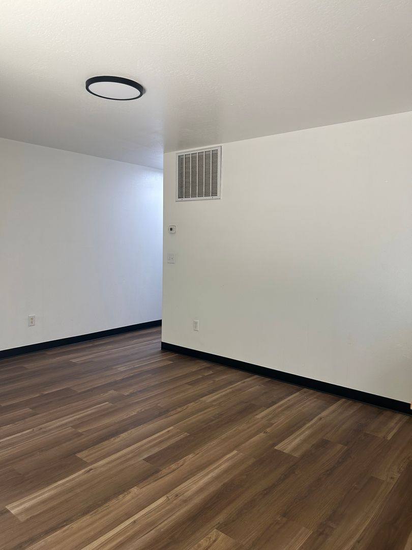 Apartment for rent at 2162 Crater Lake Ave, Medford, OR 97504