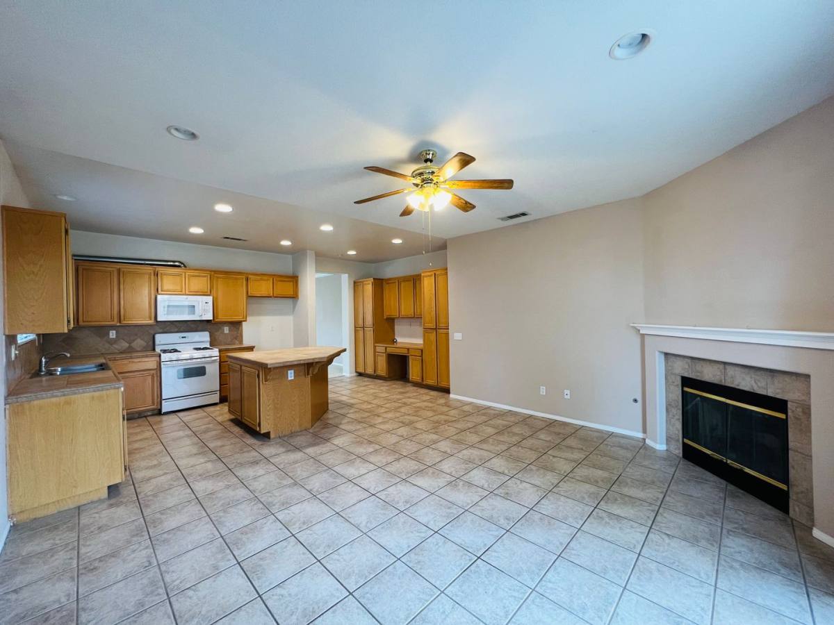 House for rent at 13278 Luna Rd, Victorville, CA 92392