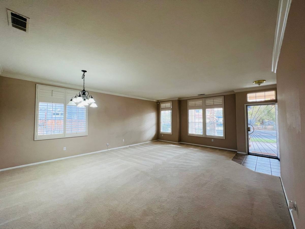 House for rent at 13278 Luna Rd, Victorville, CA 92392