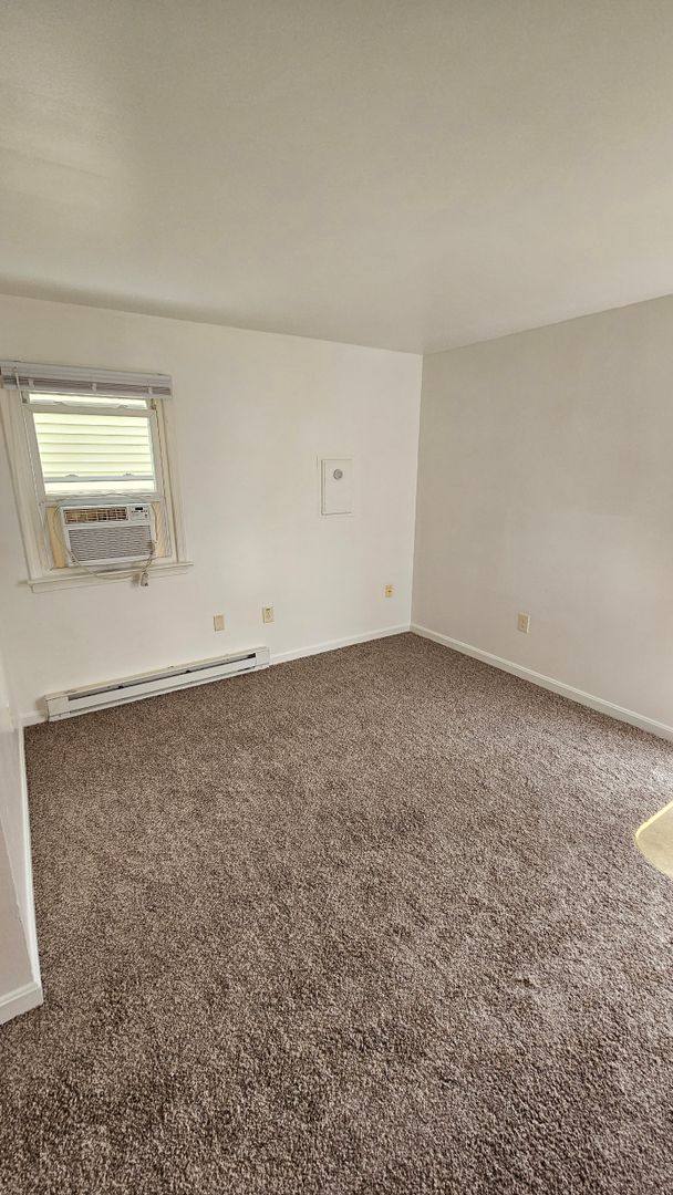 Apartment for rent at 852-854 Pine St, Hagerstown, MD 21740