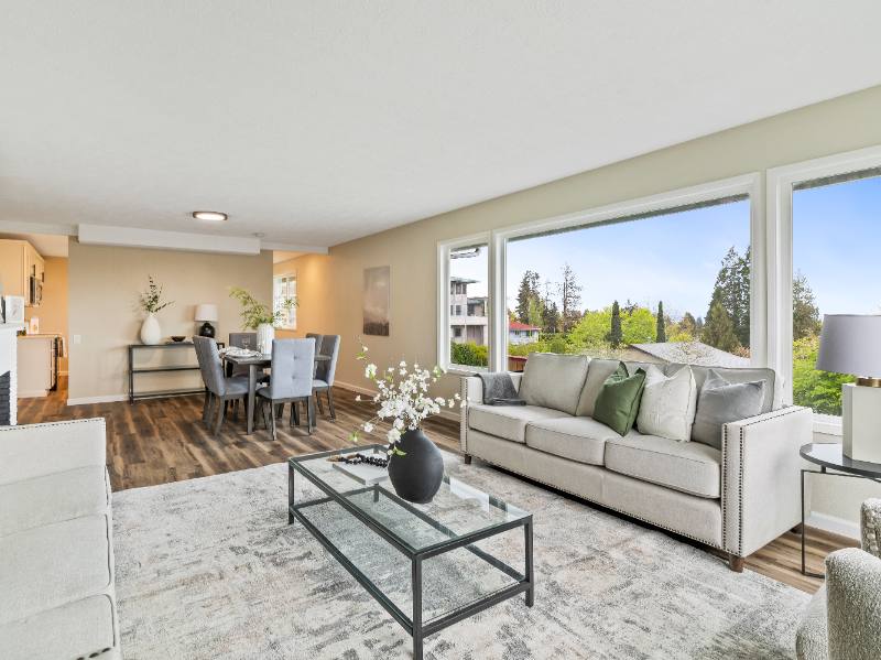 Apartment for rent at 2615 E McLoughlin Blvd, Vancouver, WA 98661