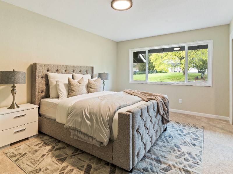 Apartment for rent at 2615 E McLoughlin Blvd, Vancouver, WA 98661