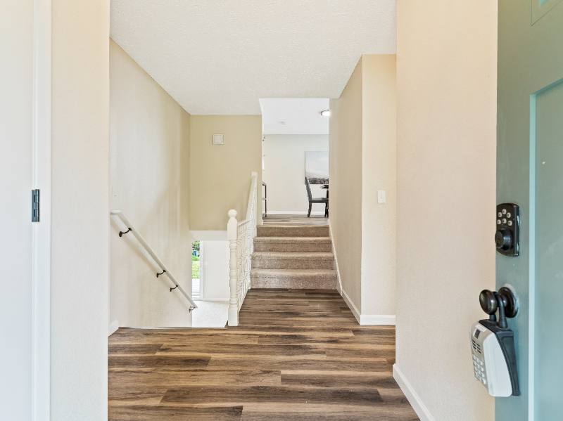 Apartment for rent at 2615 E McLoughlin Blvd, Vancouver, WA 98661