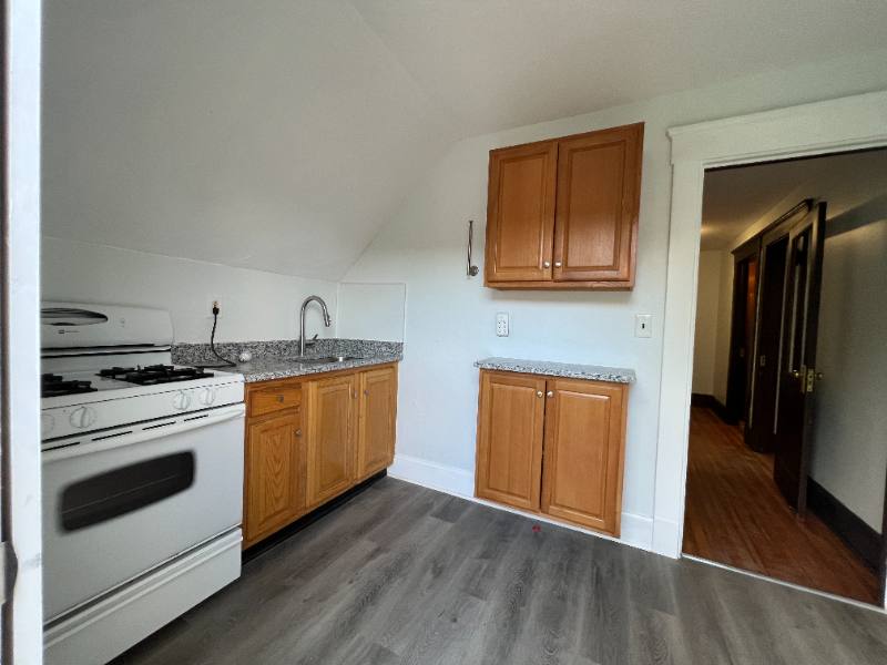 Apartment for rent at 739 Whitney Ave #3, New Haven, CT 06511