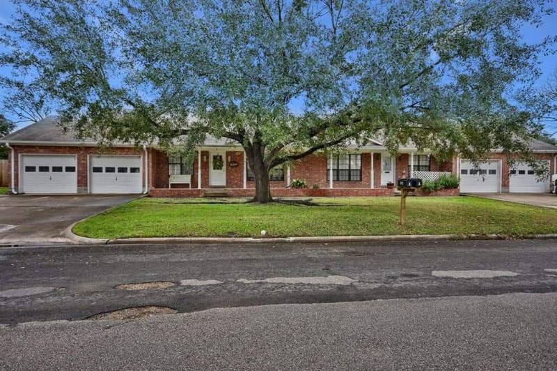 House for rent at 302 N Judson Ave #A, Navasota, TX 77868