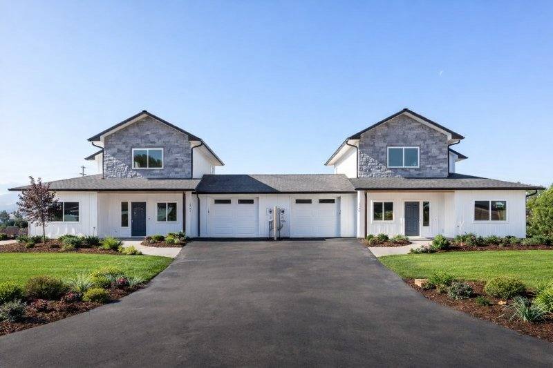 Townhouse for rent at 1765 Grant Rd, East Wenatchee, WA 98802
