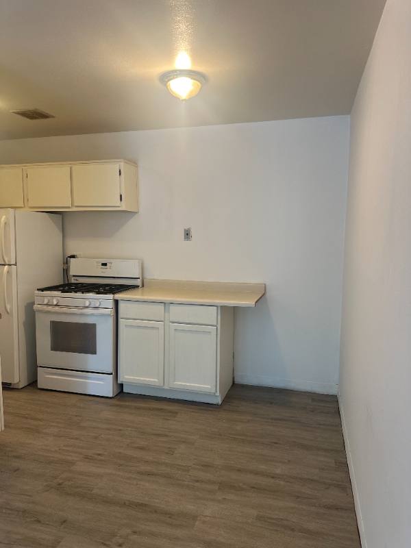 Apartment for rent at 363 W Hawthorne Circle #5, Mount Prospect, IL 60056