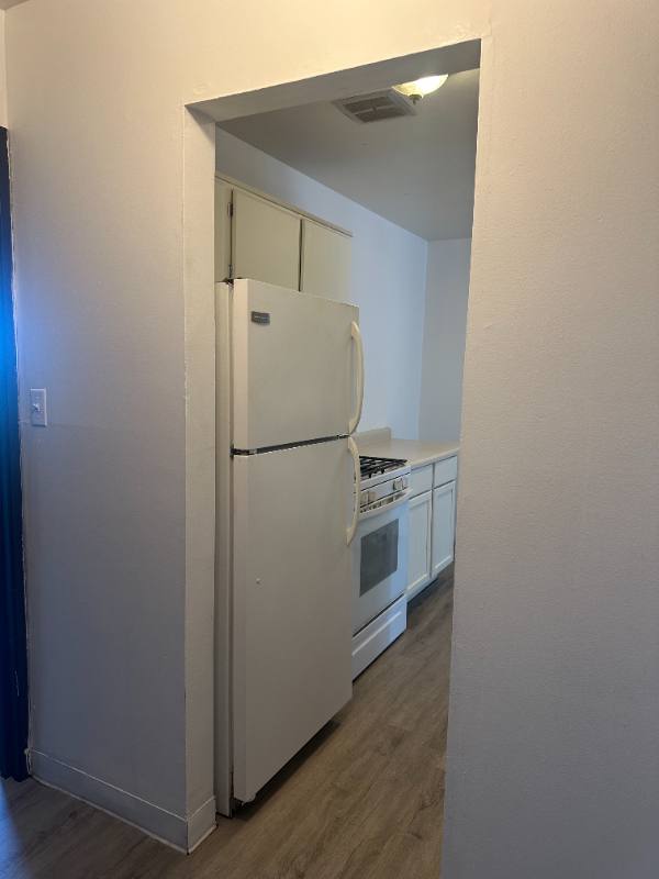 Apartment for rent at 363 W Hawthorne Circle #5, Mount Prospect, IL 60056