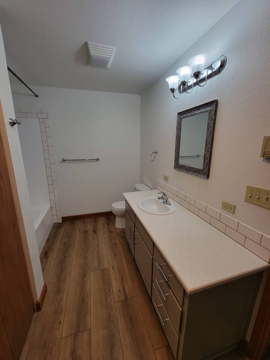 House for rent at 2044 Assumption St, Eugene, OR 97402
