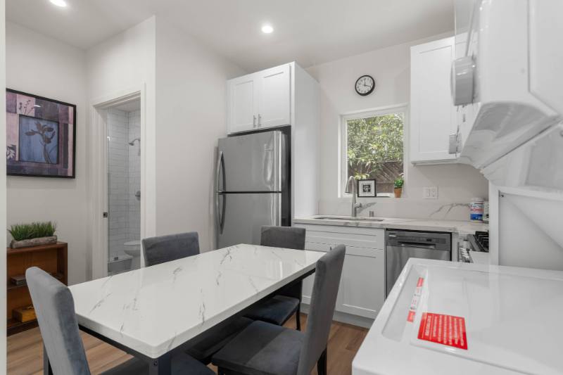 Apartment for rent at 1535 S Ogden Dr, Los Angeles, CA 90019