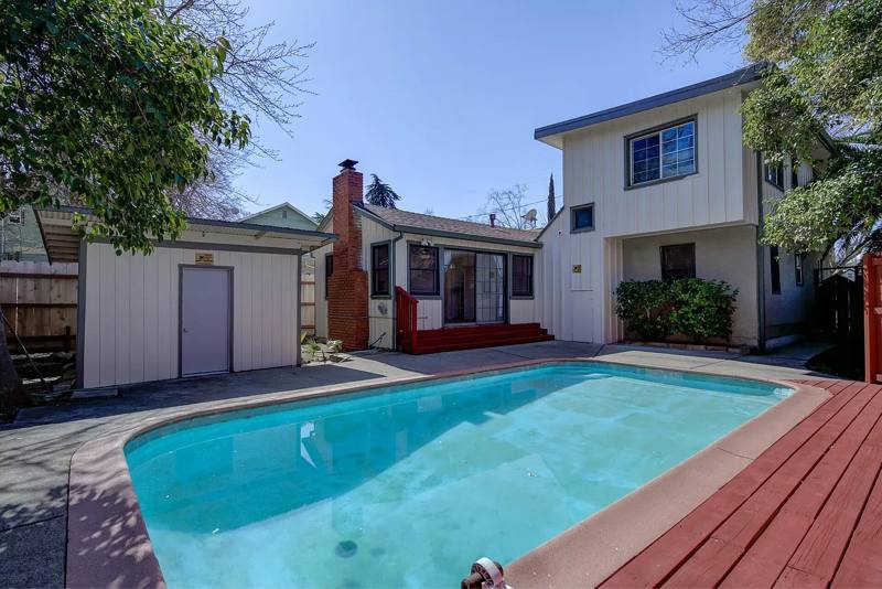 House for rent at 1333 Chestnut St, Redding, CA 96001