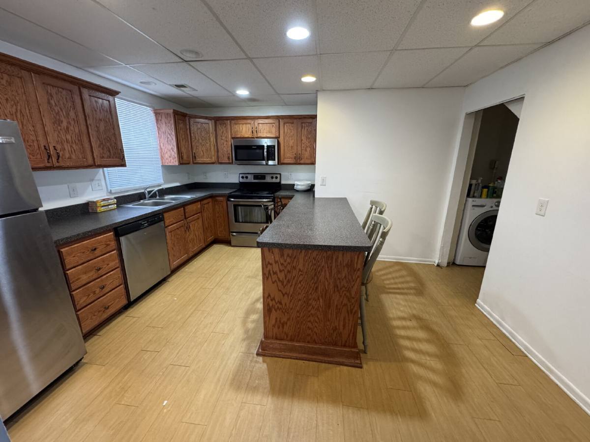Townhouse for rent at 1518 Park Ave, Minneapolis, MN 55404