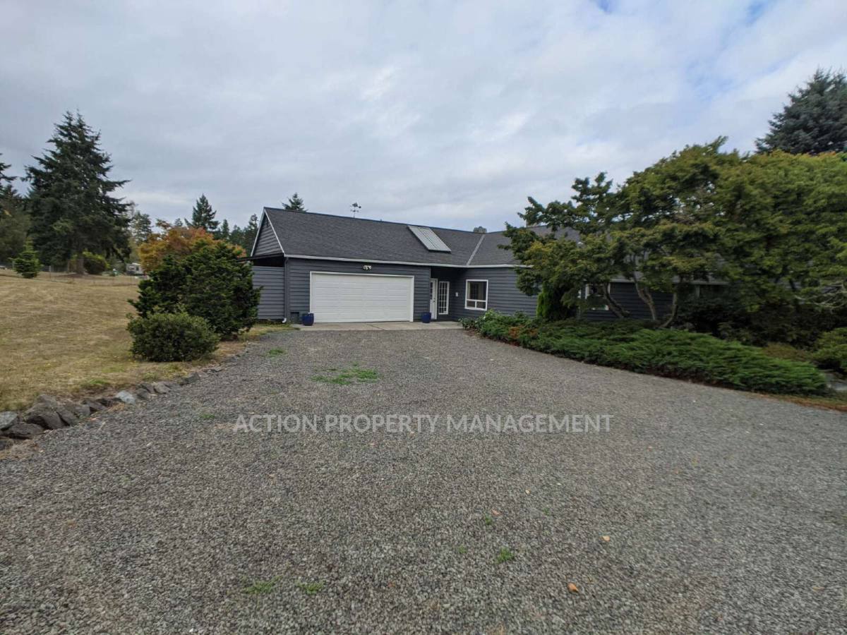 House for rent at 251 Old Schoolhouse Rd, Sequim, WA 98382