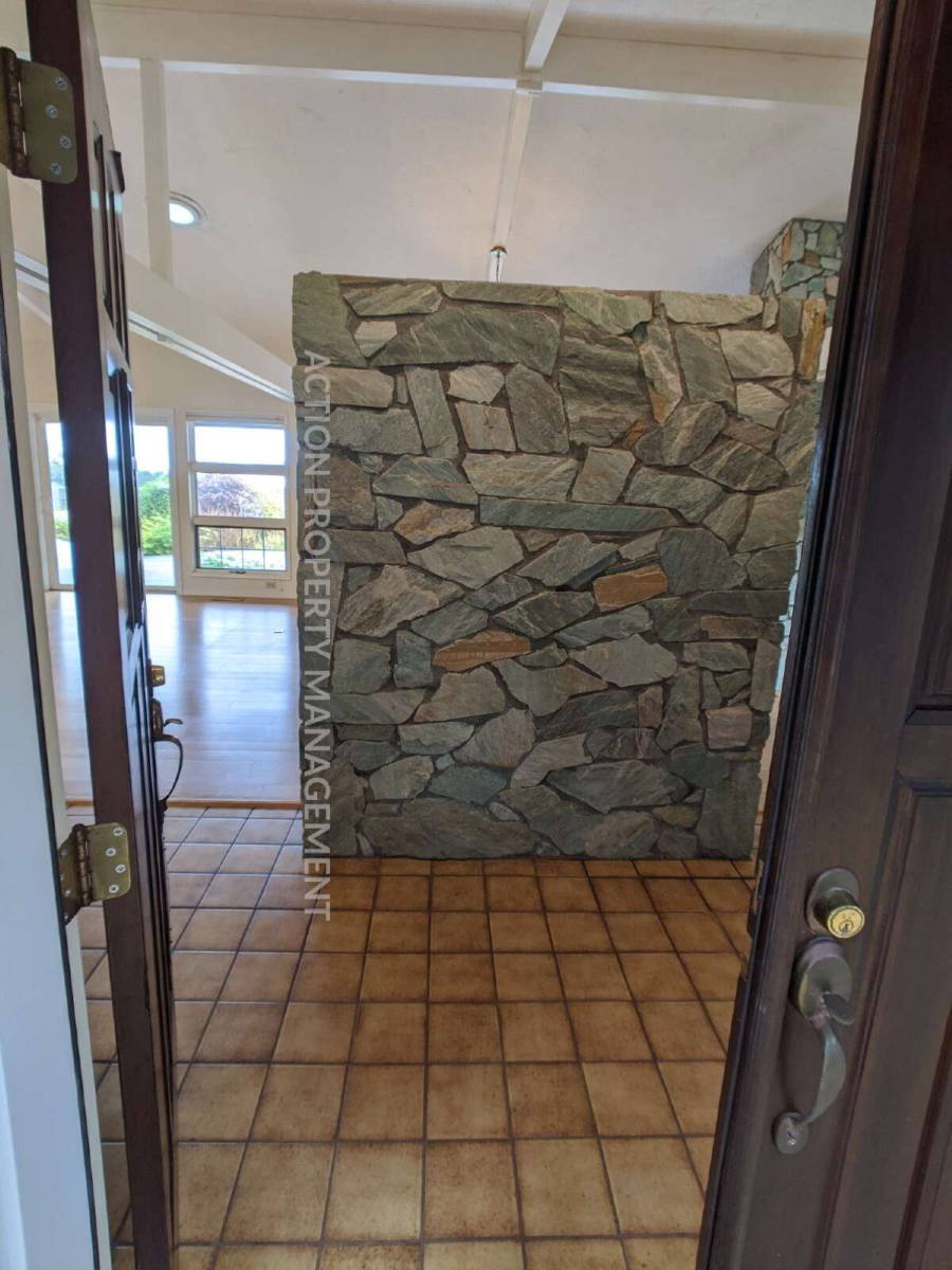 House for rent at 251 Old Schoolhouse Rd, Sequim, WA 98382