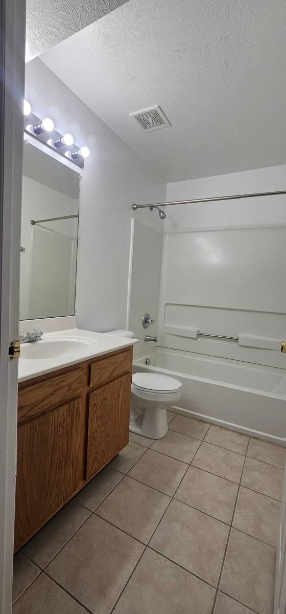 Apartment for rent at 258 E Plane St #9, Bethel, OH 45106
