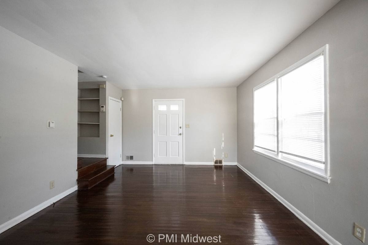 Townhouse for rent at 1859 W 60th St, Indianapolis, IN 46228