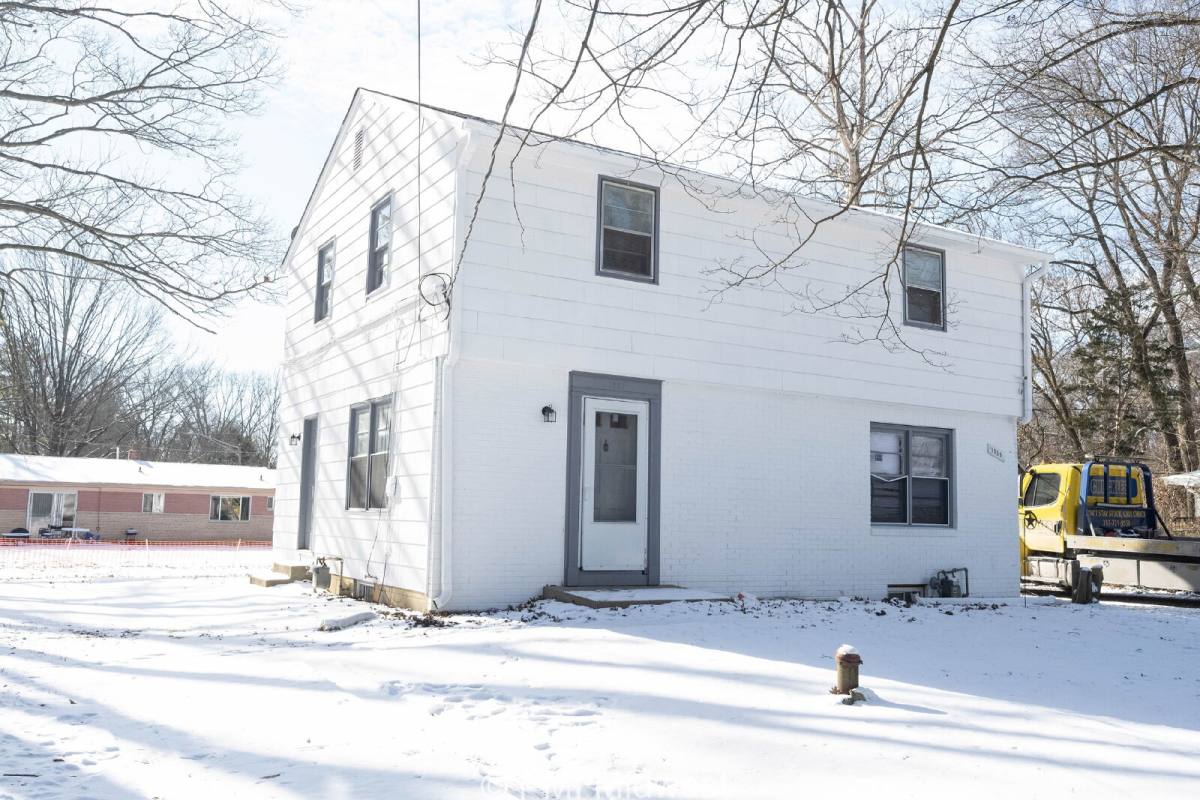 Townhouse for rent at 1859 W 60th St, Indianapolis, IN 46228