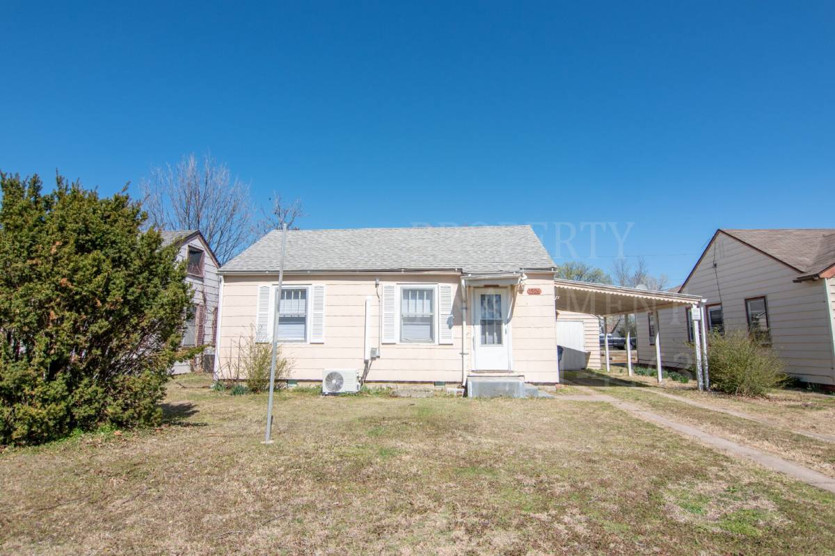 House for rent at 1906 W 6th St, Coffeyville, KS 67337