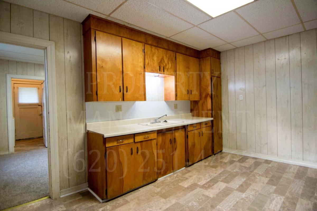 Townhouse for rent at 1412 1 2 W 5th St, Coffeyville, KS 67337