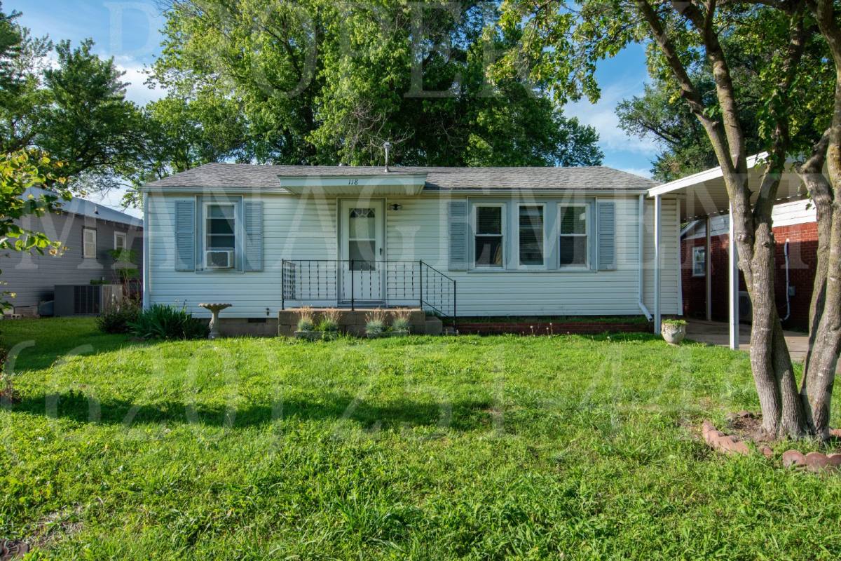 House for rent at 118 W Jackson St, Coffeyville, KS 67337