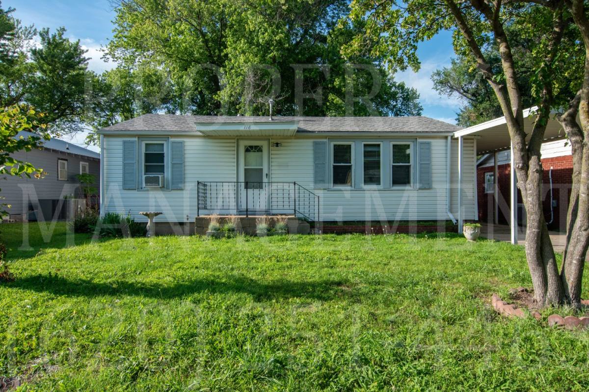 House for rent at 118 W Jackson St, Coffeyville, KS 67337