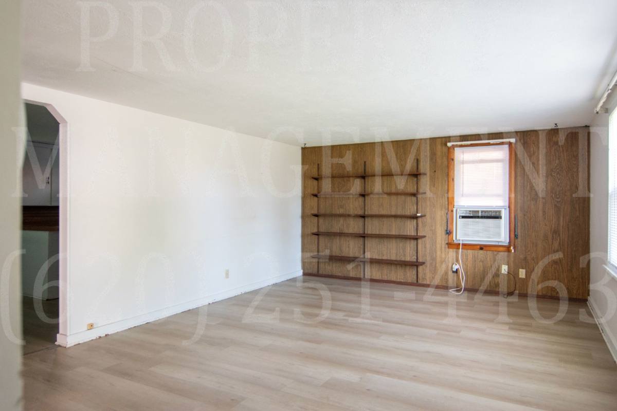 House for rent at 118 W Jackson St, Coffeyville, KS 67337
