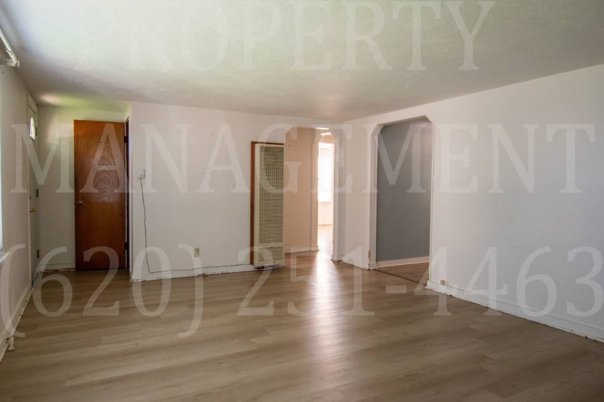 House for rent at 118 W Jackson St, Coffeyville, KS 67337