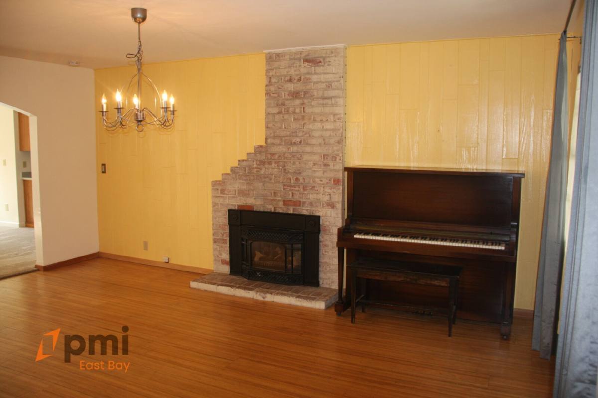 House for rent at 2307 Collins Ave, Pinole, CA 94564