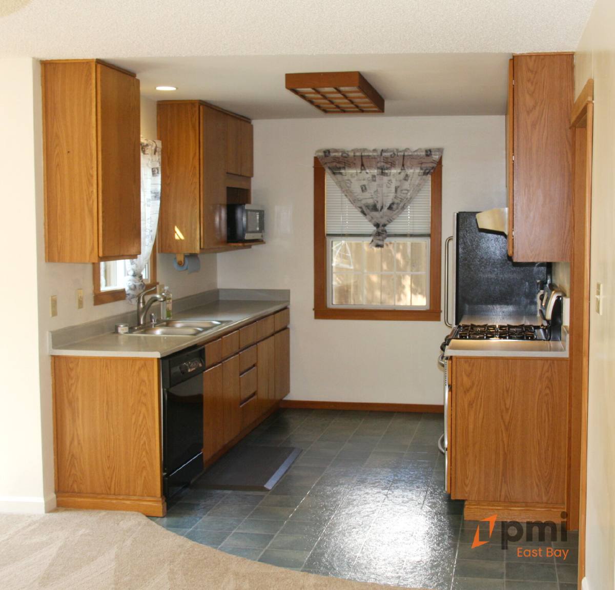 House for rent at 2307 Collins Ave, Pinole, CA 94564