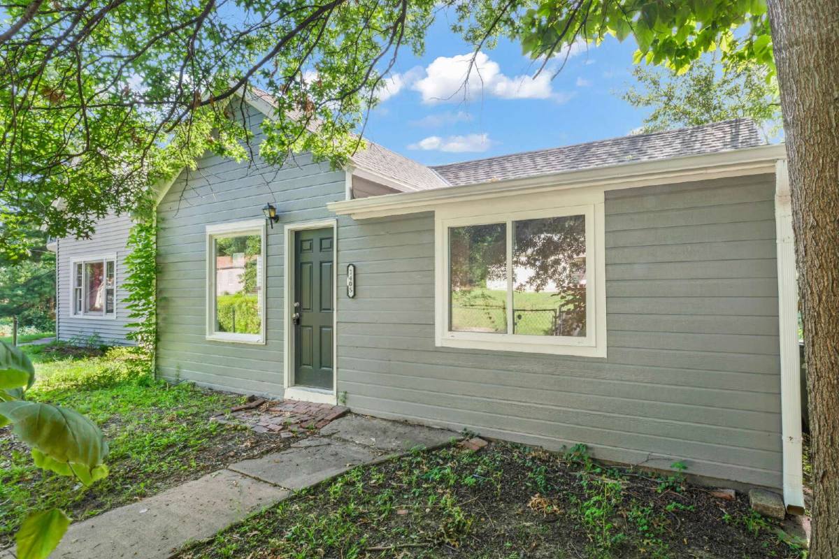 House for rent at 1405 Kingman St, Leavenworth, KS 66048