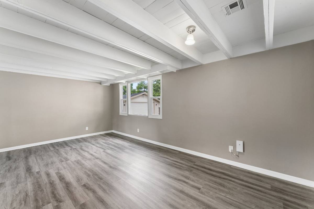 House for rent at 4842 Locust Ave, Kansas City, KS 66106
