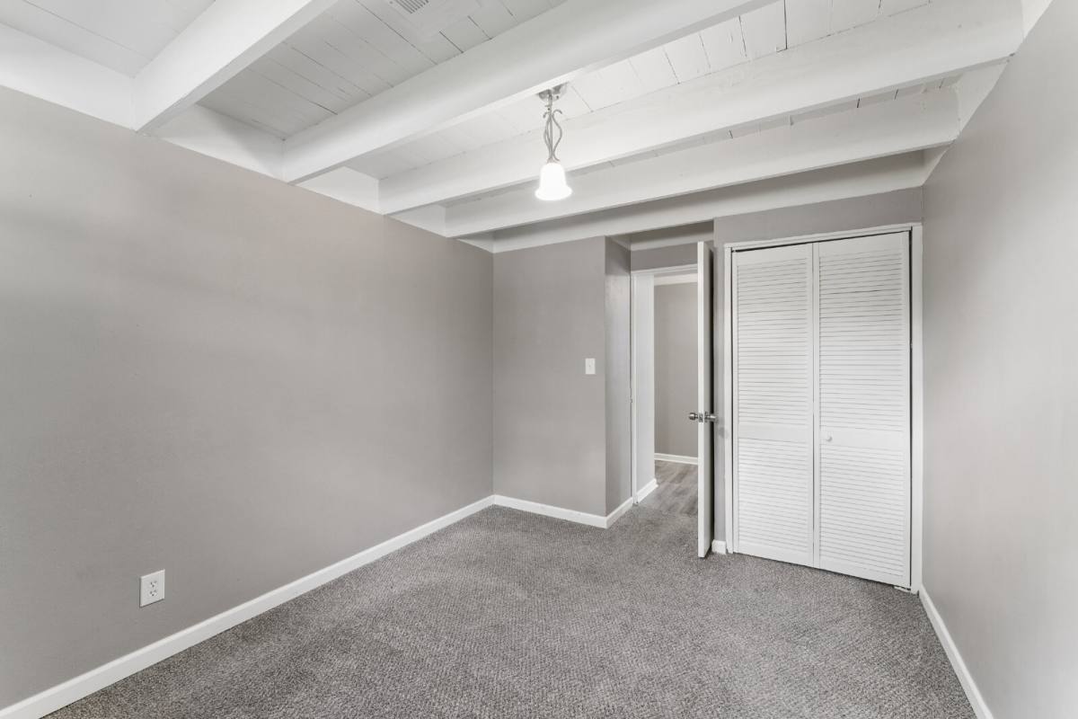 House for rent at 4842 Locust Ave, Kansas City, KS 66106