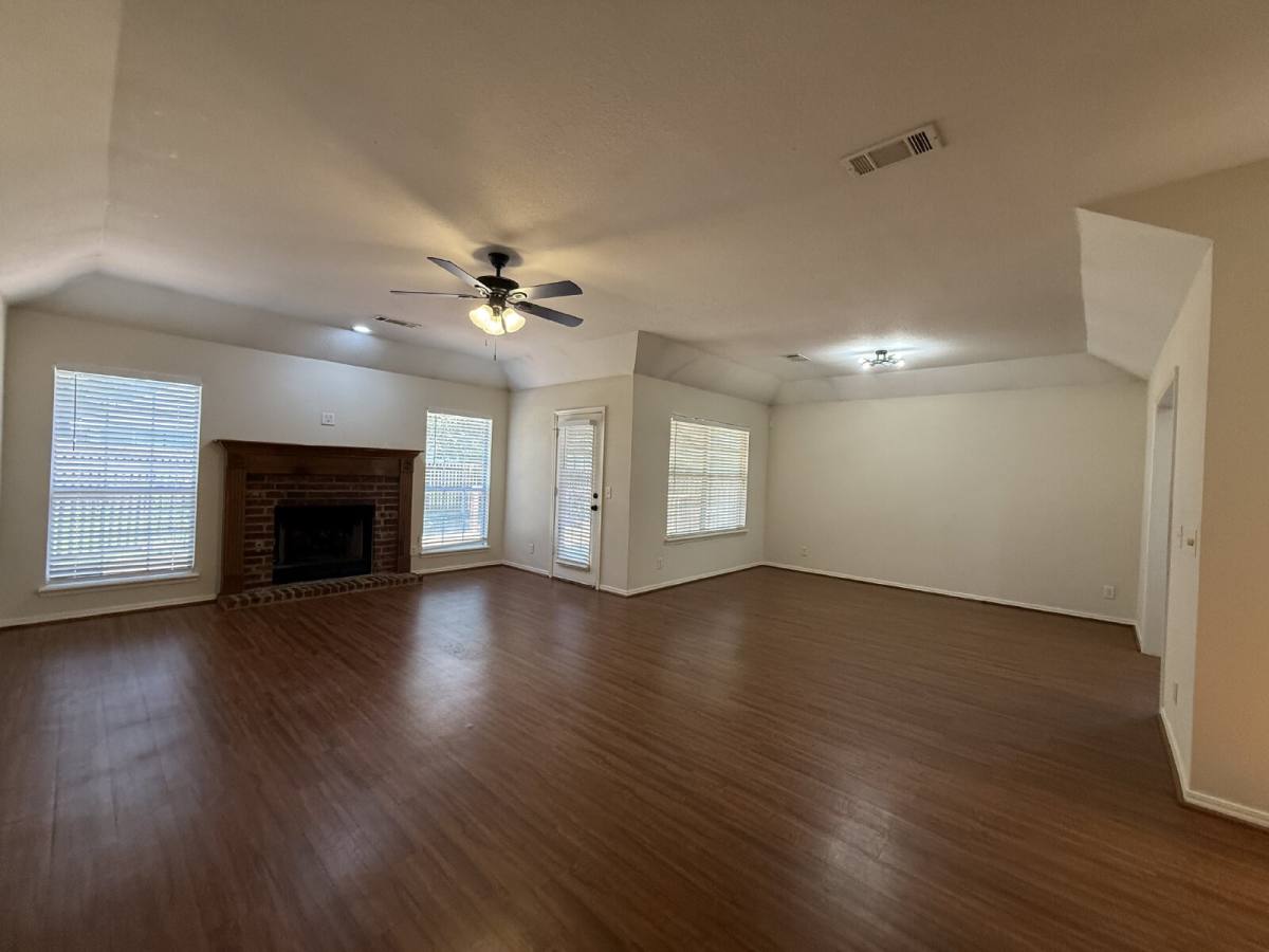 House for rent at 1800 W Jefferson St, Broken Arrow, OK 74011