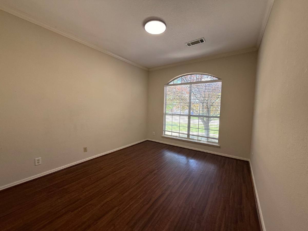 House for rent at 1800 W Jefferson St, Broken Arrow, OK 74011