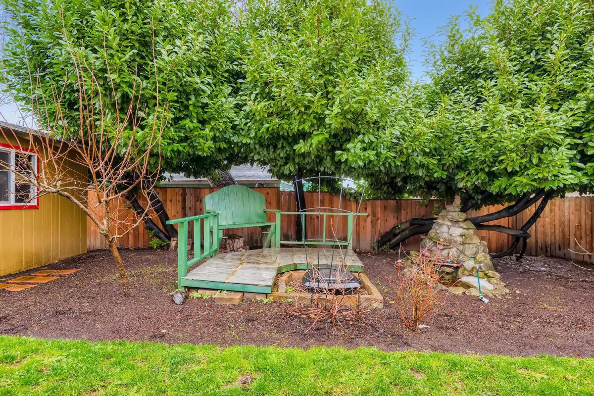 House for rent at 1225 NE Holland St, Portland, OR 97211