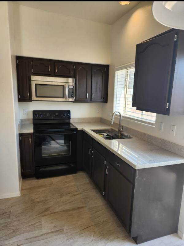 Townhouse for rent at 2442 N Alexa Circle #B, Nogales, AZ 85621