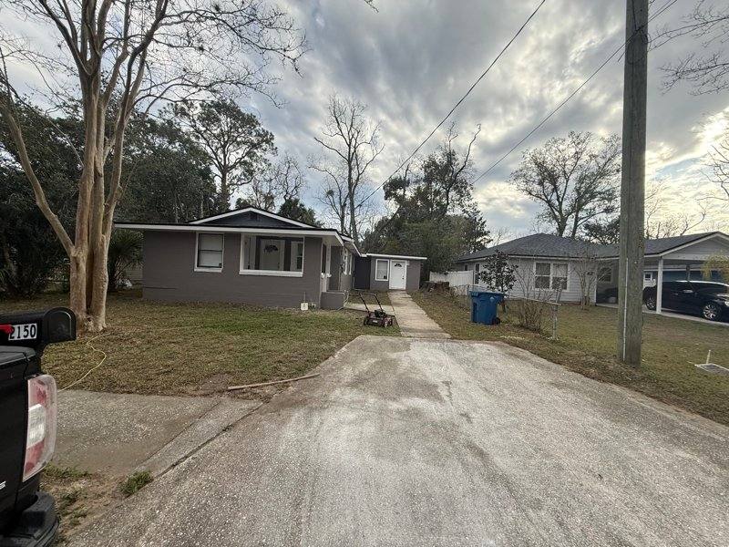 Apartment for rent at 2150 Morehouse Rd, Jacksonville, FL 32209