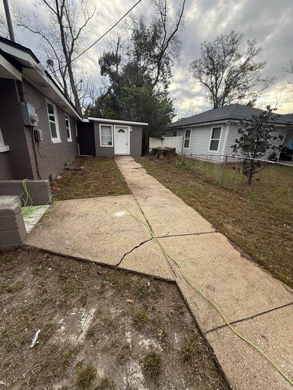 Apartment for rent at 2150 Morehouse Rd, Jacksonville, FL 32209