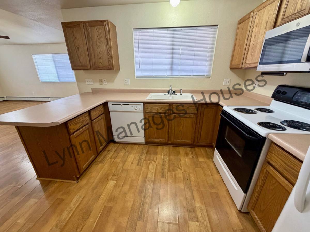 Apartment for rent at 1210 Cleveland Ave #1, Cheyenne, WY 82001